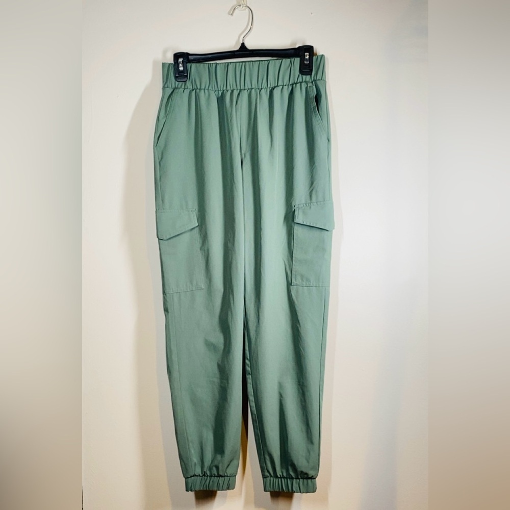 Like New 90 Degree by Reflex Sage Green sz Small Joggers with Cargo Pockets